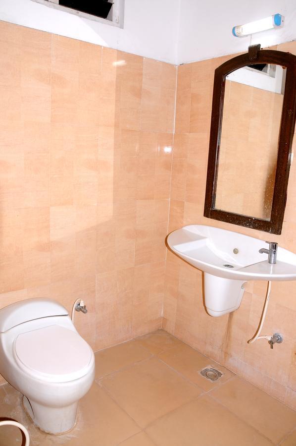 Srs Regency Hotel Anantapur Phòng bức ảnh